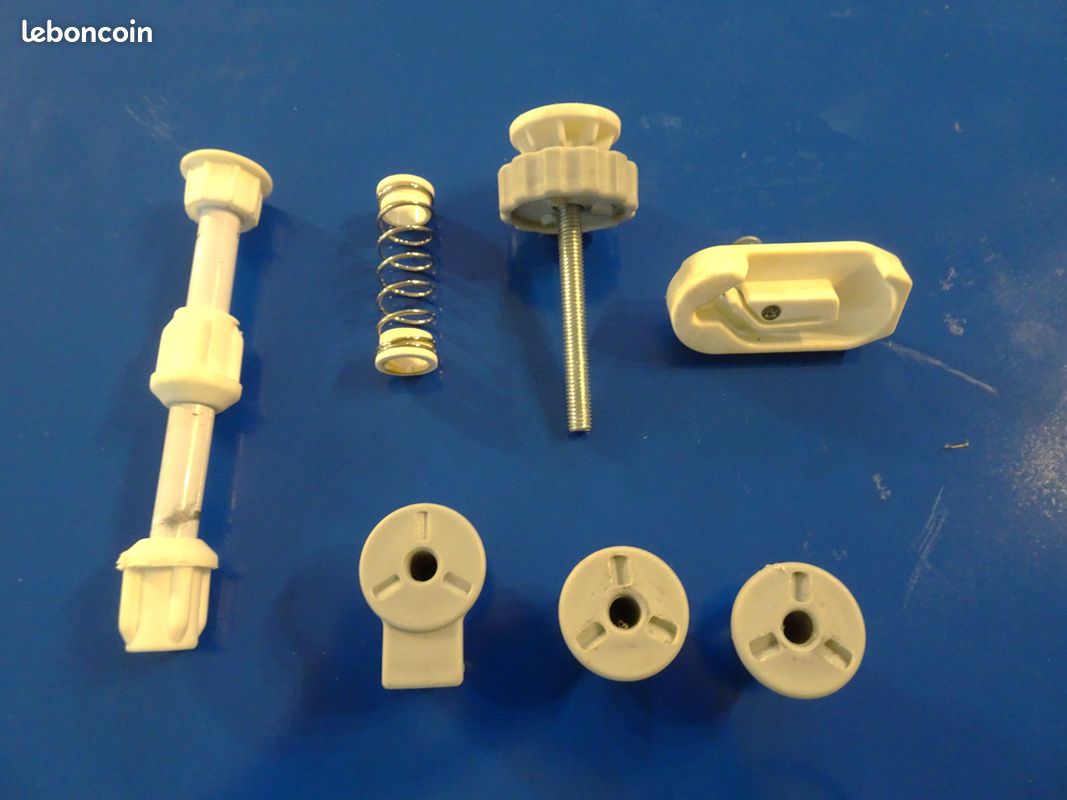 Lot de 7 pièces détachées pour barrière de sécurité auto-close de Red Castle (image 1)