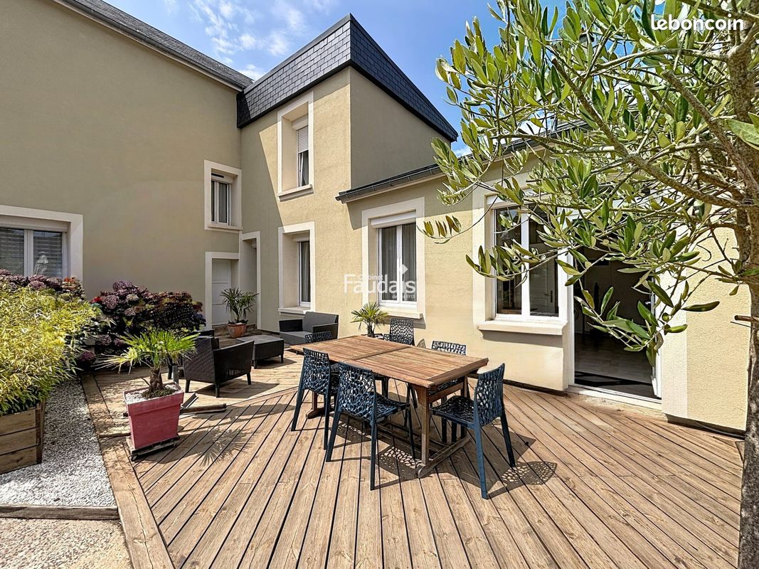 Maison 9 pièces 167 m² · à Villers-Bocage · 167 m² · 338 000 €