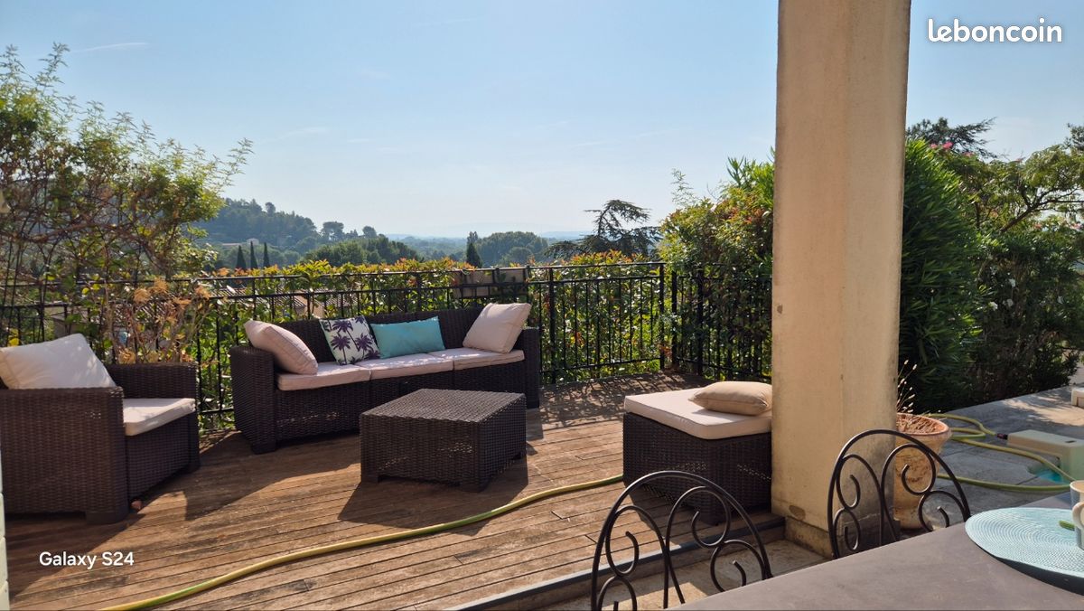 Maison 6 pièces 170 m² · à Villeneuve-lès-Avignon · 170 m² · 558 000 €
