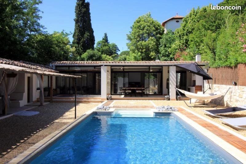 Maison 7 pièces 220 m² · à Aix-en-Provence · 220 m² · 3 300 €/mois