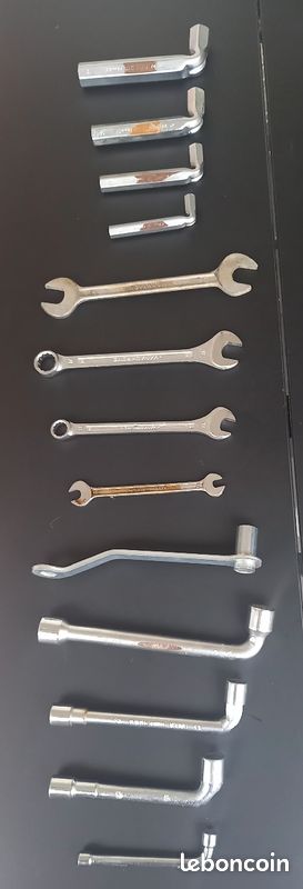 Lot de clefs (image 1)