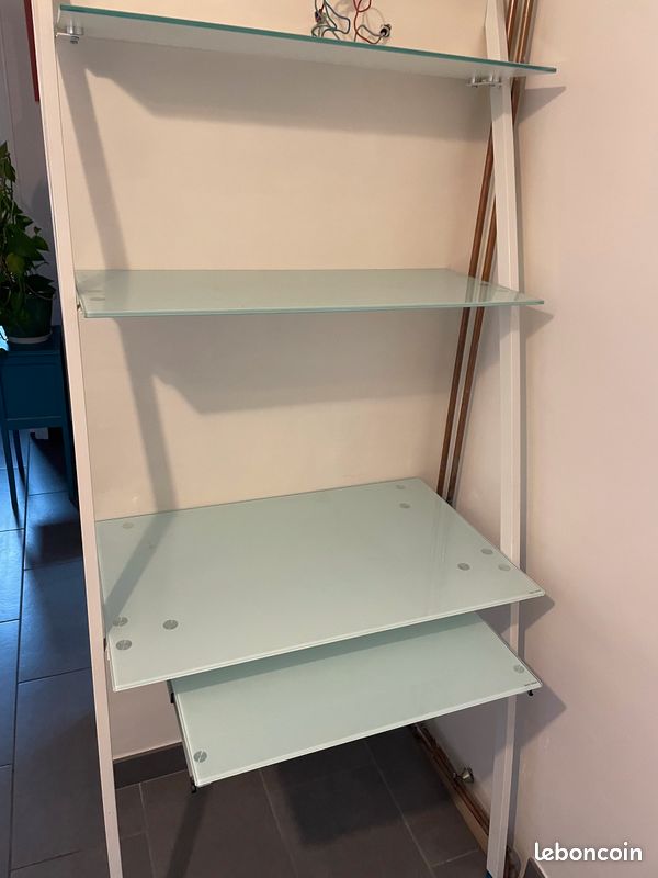 Bureau (image 2)