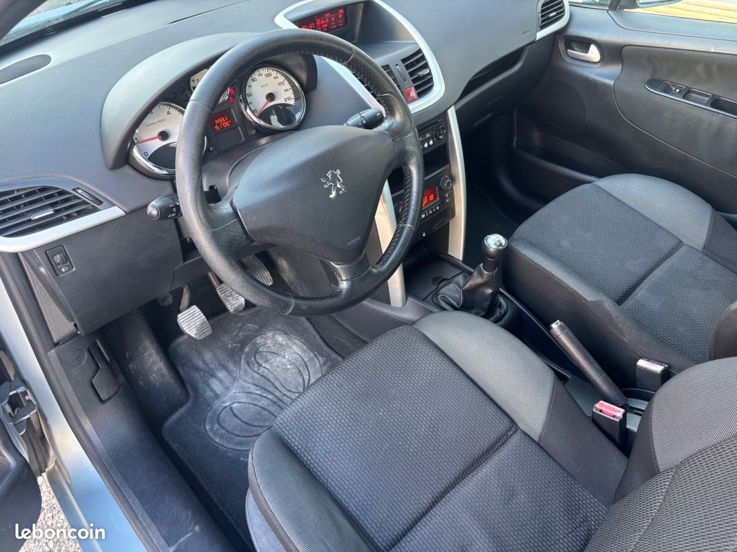 Peugeot 207 1.6 hdi 92ch urban move - distribution faite (image 24)