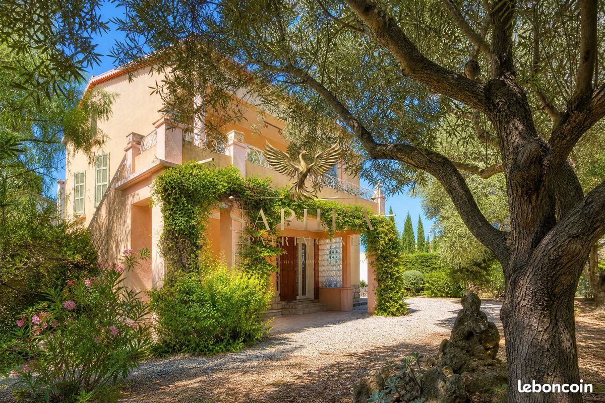 Maison 6 pièces 175 m² · à Sanary-sur-Mer · 175 m² · 1 649 000 €