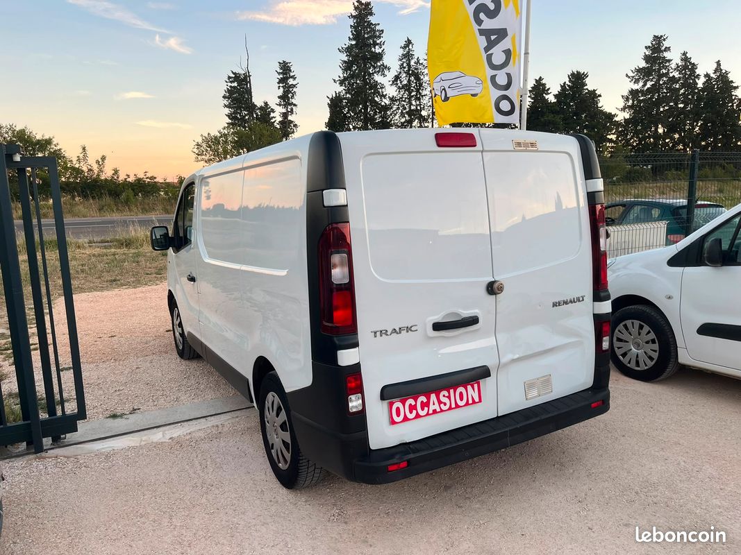 RENAULT TRAFIC III FOURGON GRAND CONFORT L1H1 DCI 95ch Entretien à jour ✅ Contrôle technique ✅ Garantie 12 Mois (image 3)