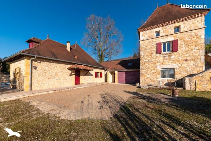 Maison 11 pièces 236 m²