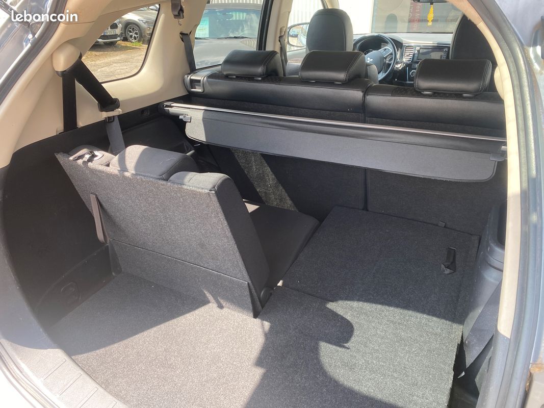 Outlander 2.2 DI-D 150ch Intense Navi 4WD * 7places* ATTELAGE (image 6)
