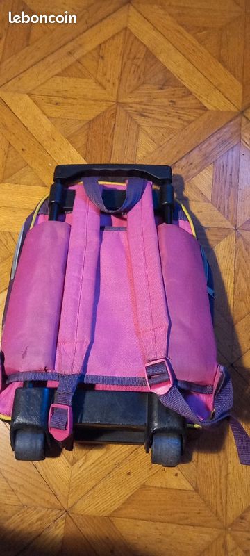 Cartable totaly spy très bon état (image 2)