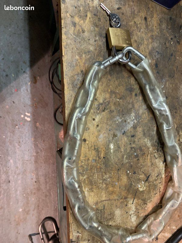 Chaîne antivol neuve pour 2 roues ou espace à verrouiller (image 1)