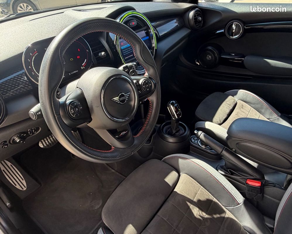 Mini mini iii (2) (f56) hatch 2.0 jcw 231 bva8 jcw + sièges av chauffants + carplay (image 9)