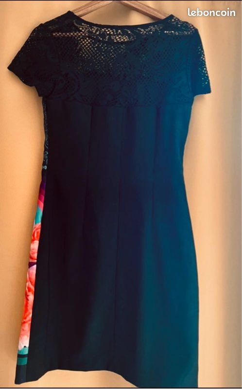 Robe noire à motifs DESIGUAL, taille EUR 38 (Neu (gemäss Beschreibung)) in Agiez für CHF 25
