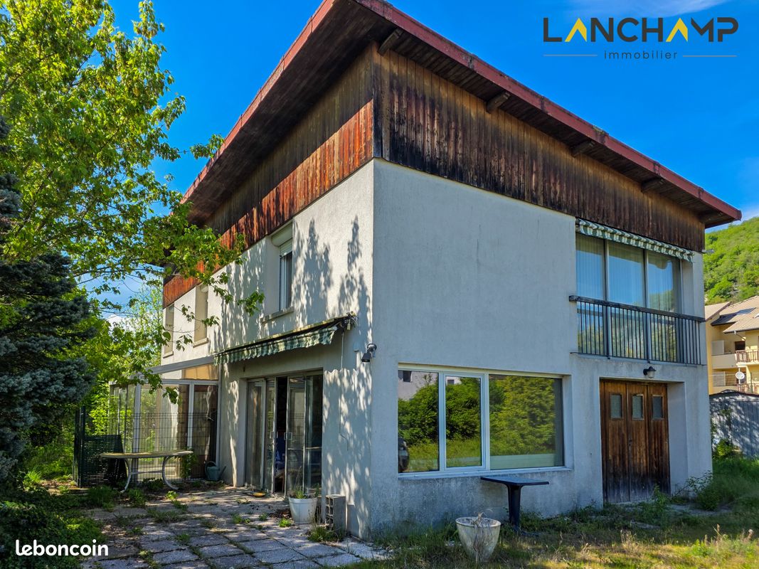 Maison 6 pièces 133 m² · à Vions · 133 m² · 201 500 €
