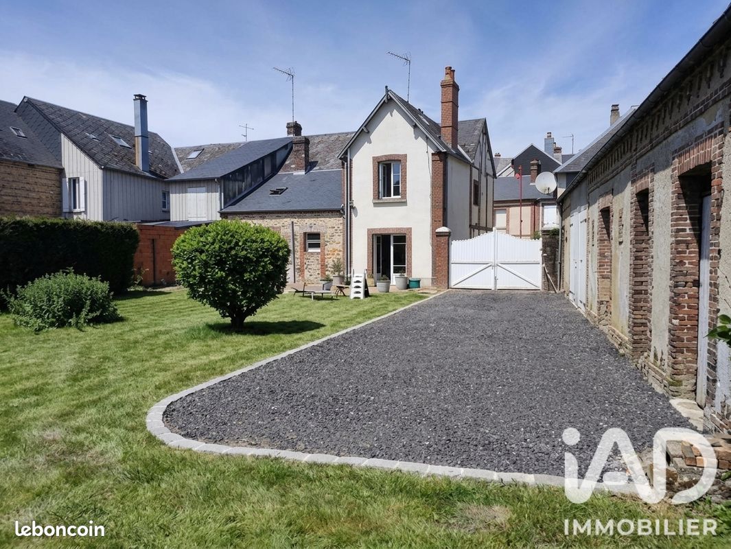 Maison 6 pièces 130 m² · à Sainte-Gauburge-Sainte-Colombe · 130 m² · 830 €/mois