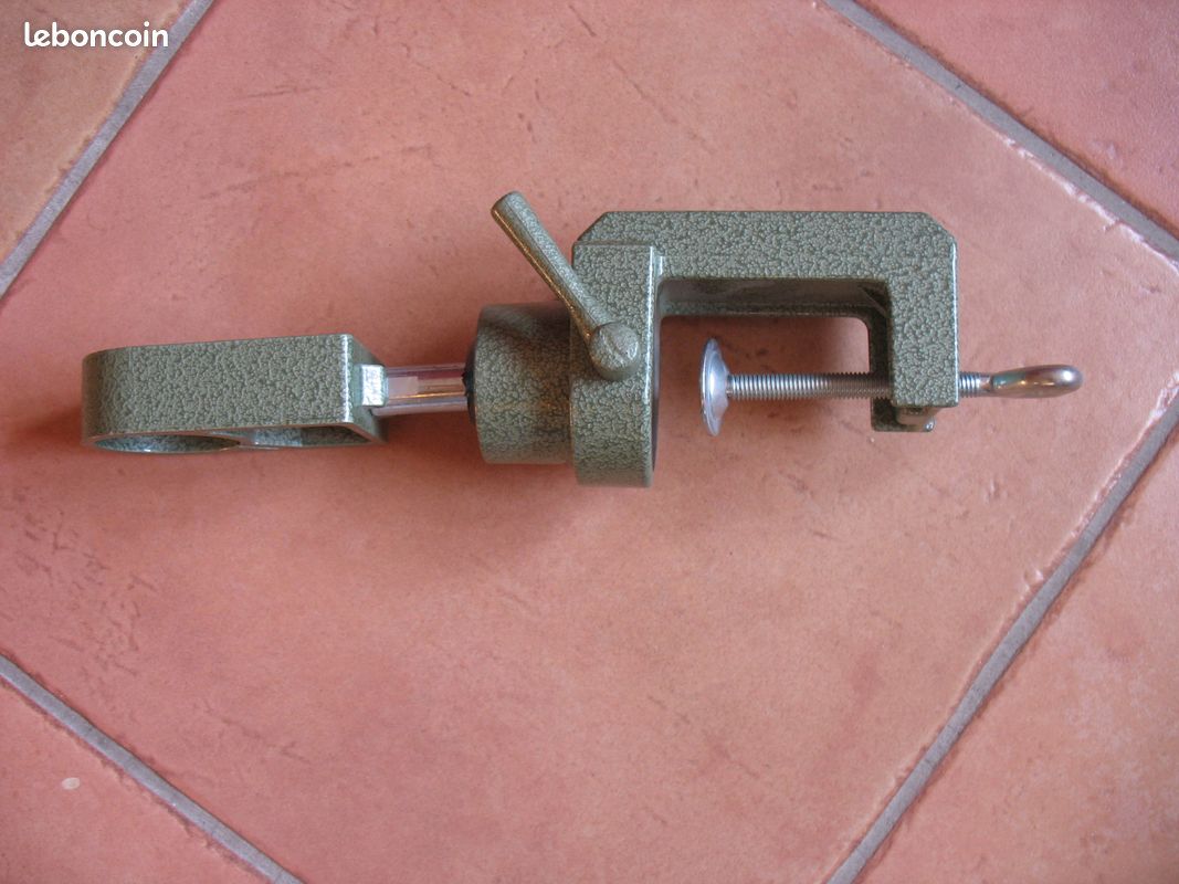 Serre joint en tube (image 2)