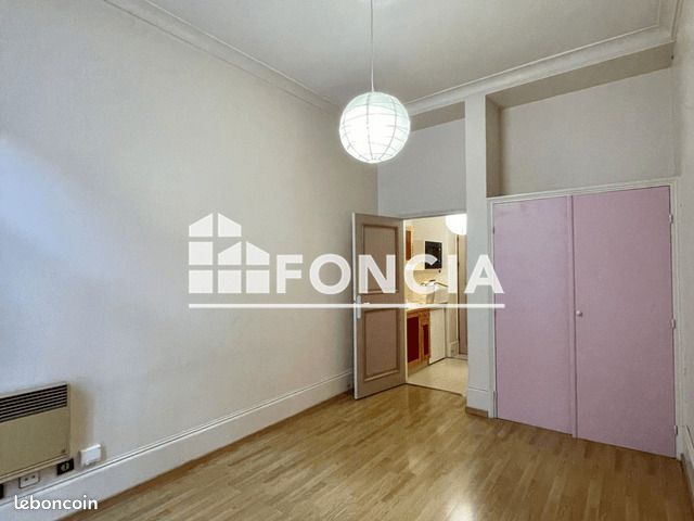 Appartement 1 pièce 18 m² · à Grenoble · 18 m² · 389 €