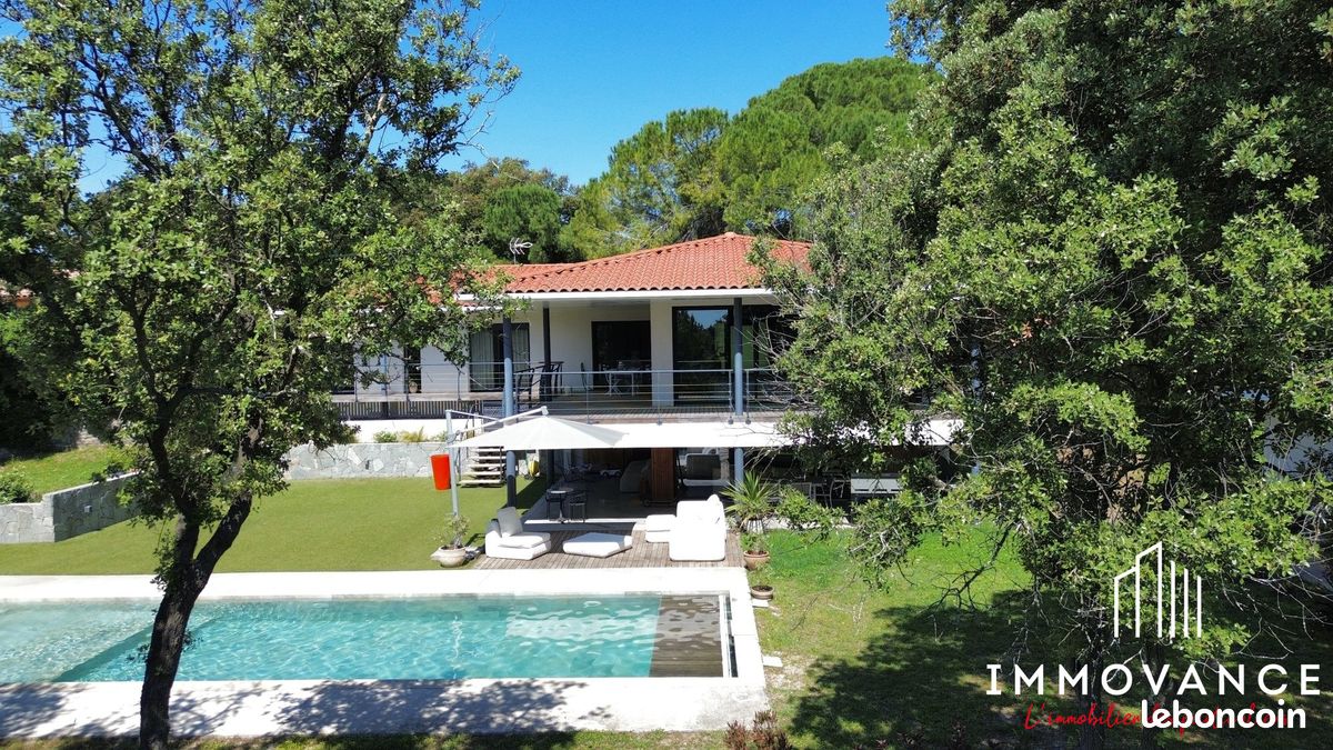 Maison 7 pièces 301 m² · à Sommières · 301 m² · 997 000 €