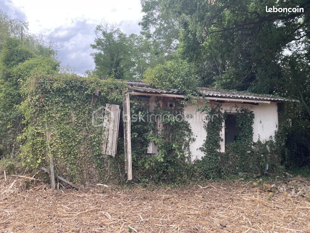 Terrain 2 940 m² Vinneuf · 20 000 €