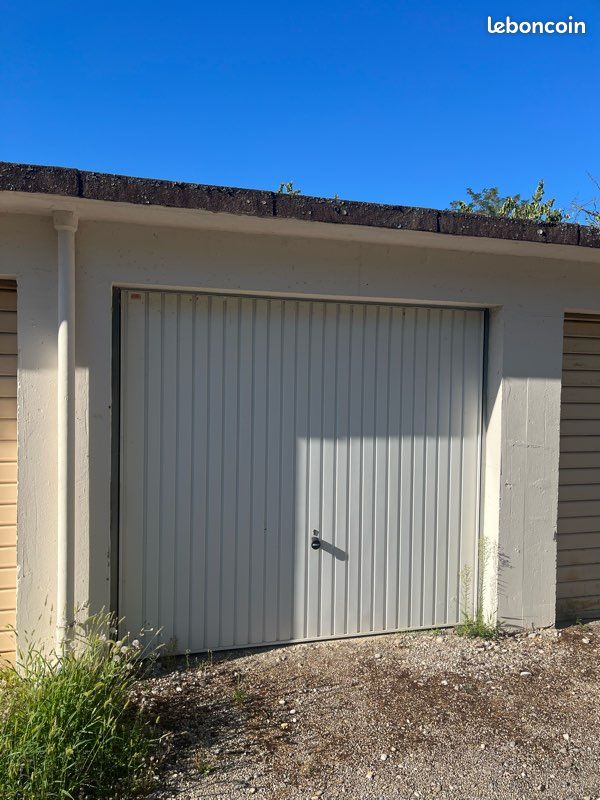 Box à louer · à Bourgoin-Jallieu · 60 €/mois