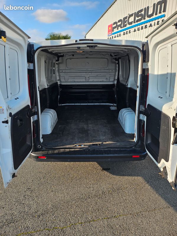 RENAULT TRAFIC L1H1 1.6l DCI 120 CV Grand Confort (image 5)