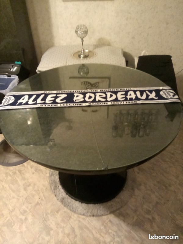Av écharpe girondins de Bordeaux ... (image 1)