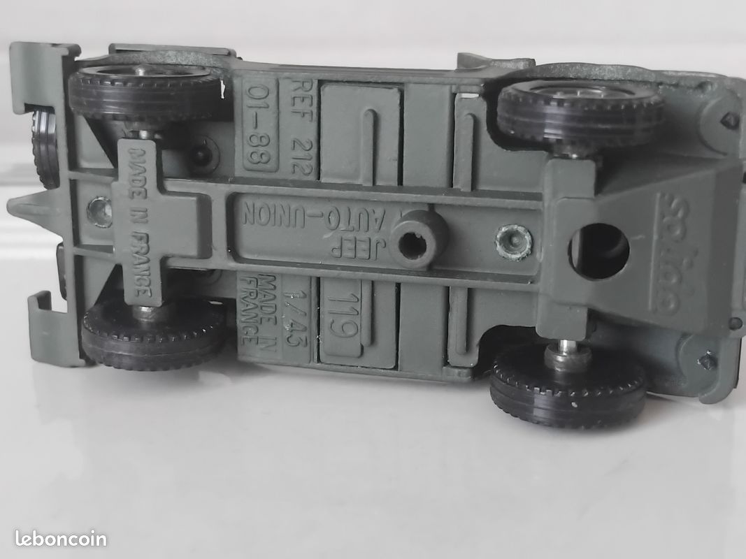 SOLIDO Militaire 1/43 Jeep Munga Auto union avec remorque Camo