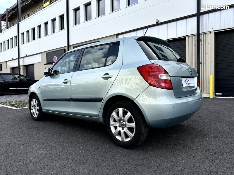 Skoda FABIA 1.2 TSI 105CH ELEGANCE2 DSG7 / 1ÈRE MAIN / REGULATEUR DE VITESSE / RADAR DE RECU (image 4)