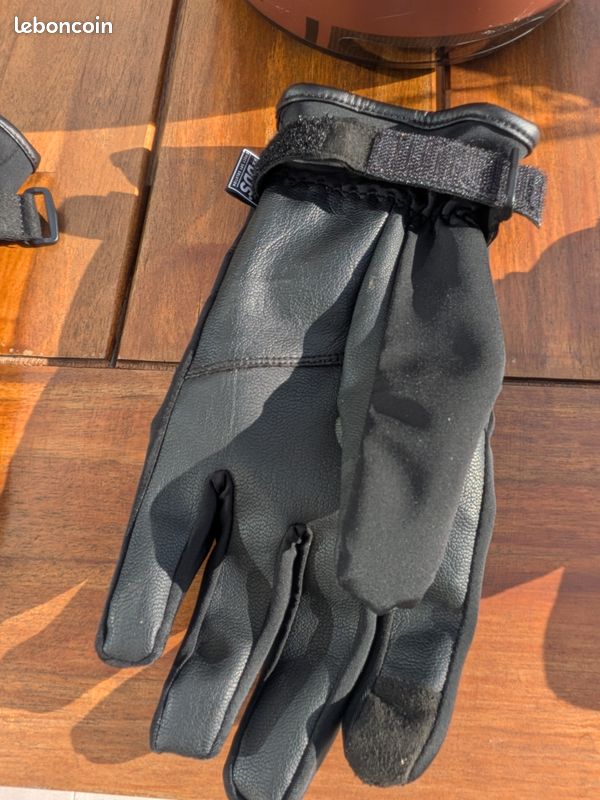 Lot de deux casques jet et gants très peu porté (image 9)