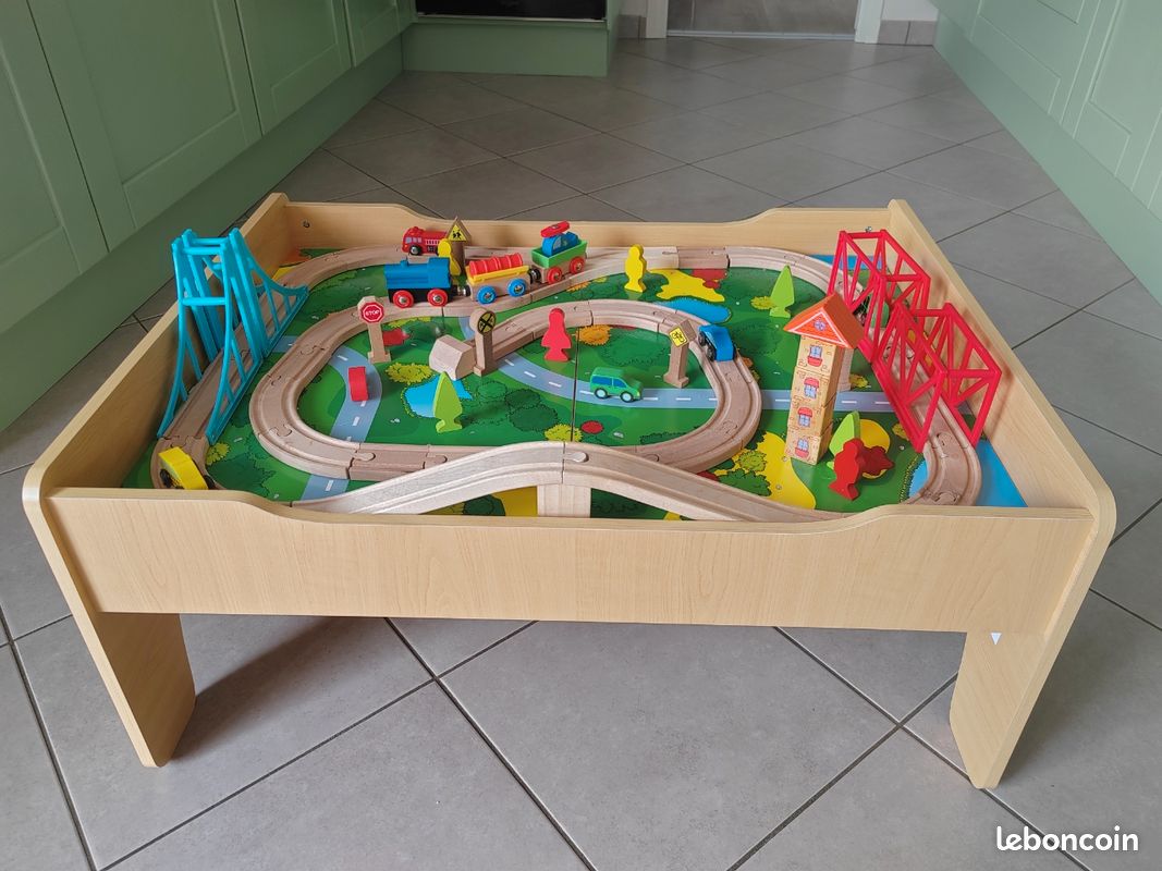 Circuit en bois (image 1)