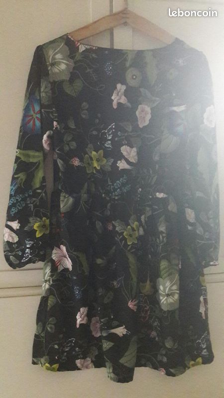 Robe neuve marque YUMI T42 (image 1)