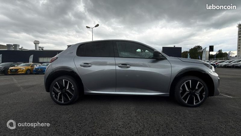 Peugeot 208 e-208 136ch GT (image 4)