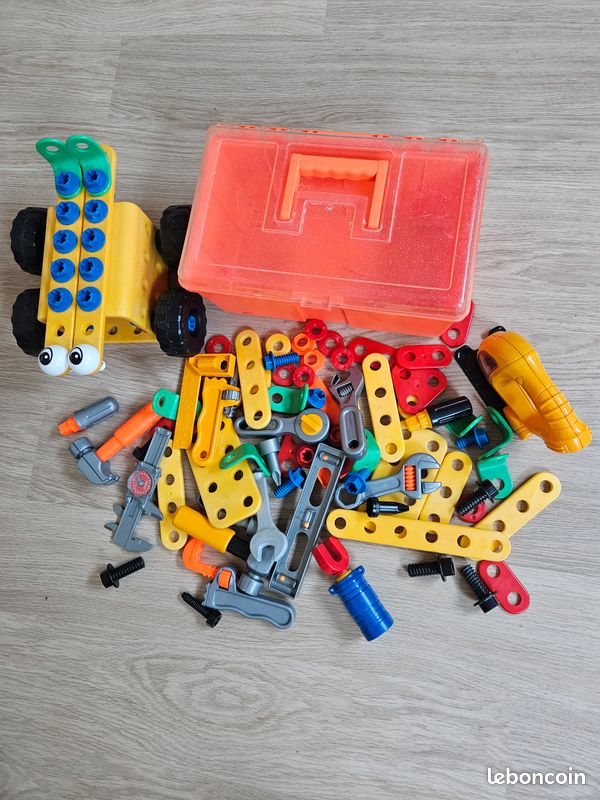 Lot jeux de construction et circuits et dominos (image 11)
