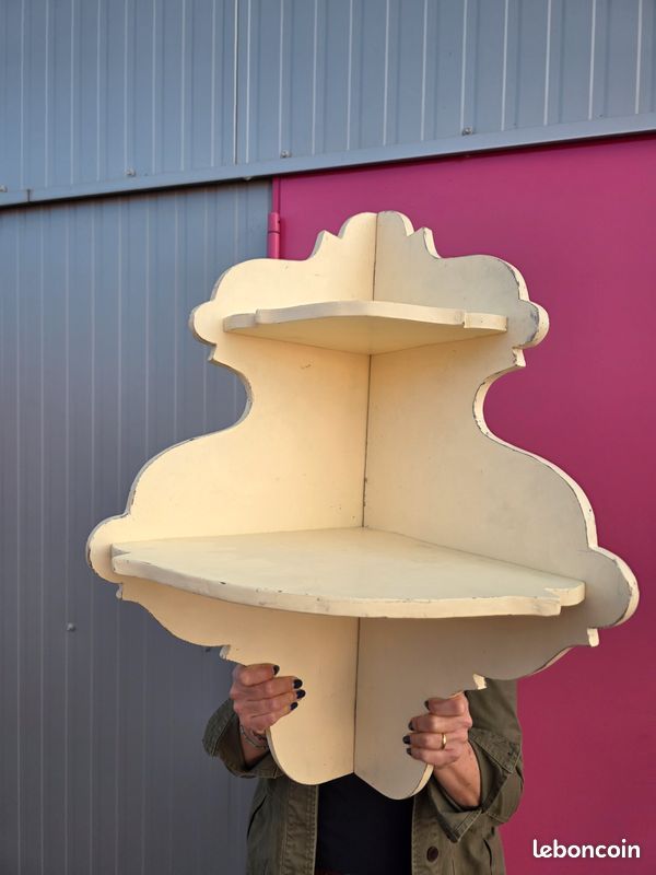 Etagère d'angle en bois peint (image 2)