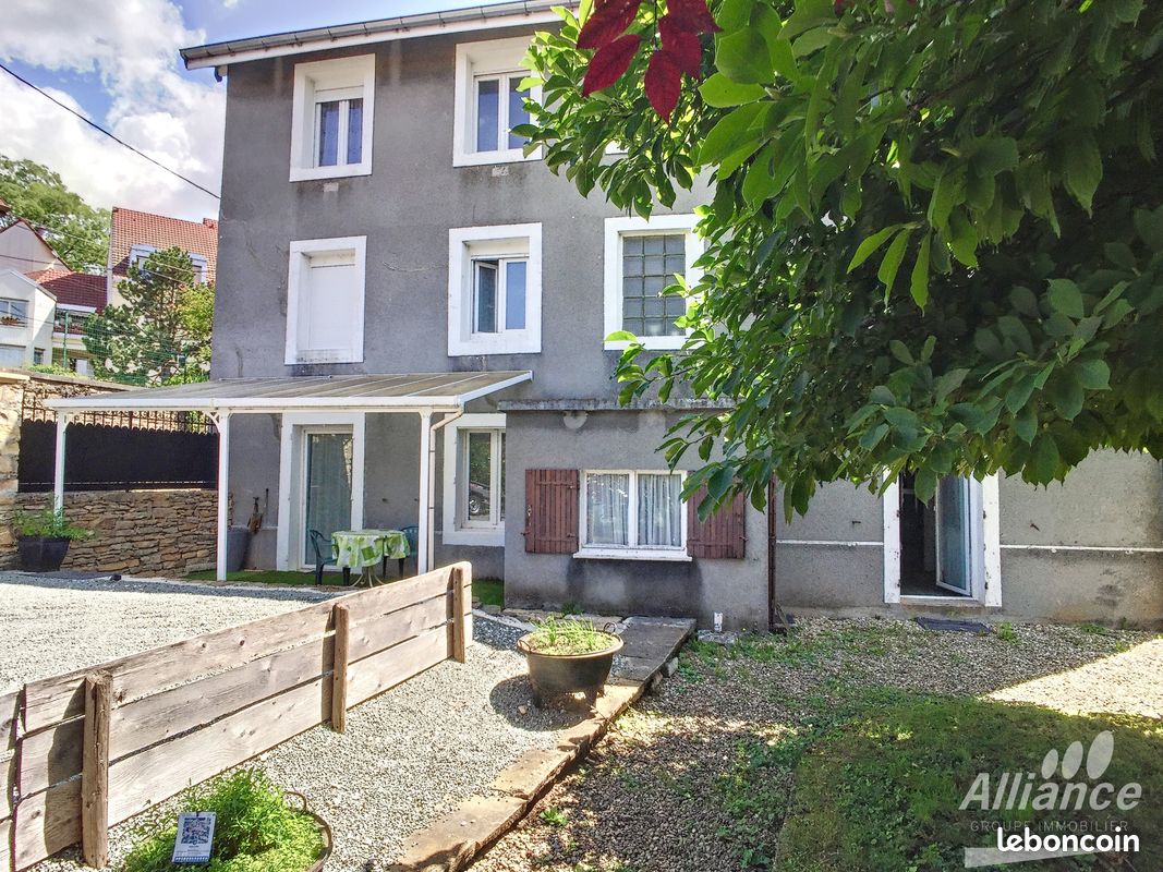 Immeuble 10 pièces 250 m² · à Montbéliard · 250 m² · 296 000 €