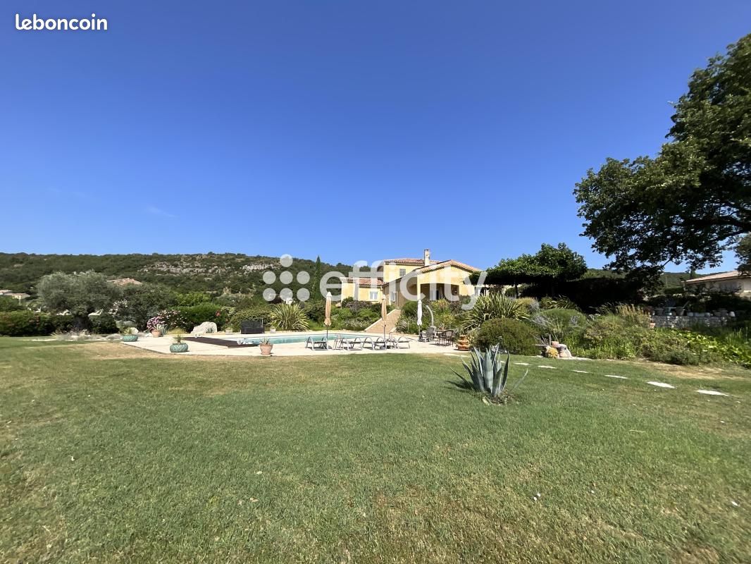 Maison 5 pièces 230 m² · à Chomérac · 230 m² · 580 000 €