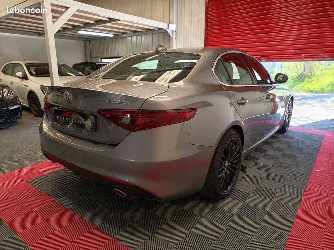 ALFA ROMEO GIULIA MY19 2.2 190 CH AT8 EXECUTIVE - ATTELAGE / CAMERA / Garantie (image 5)