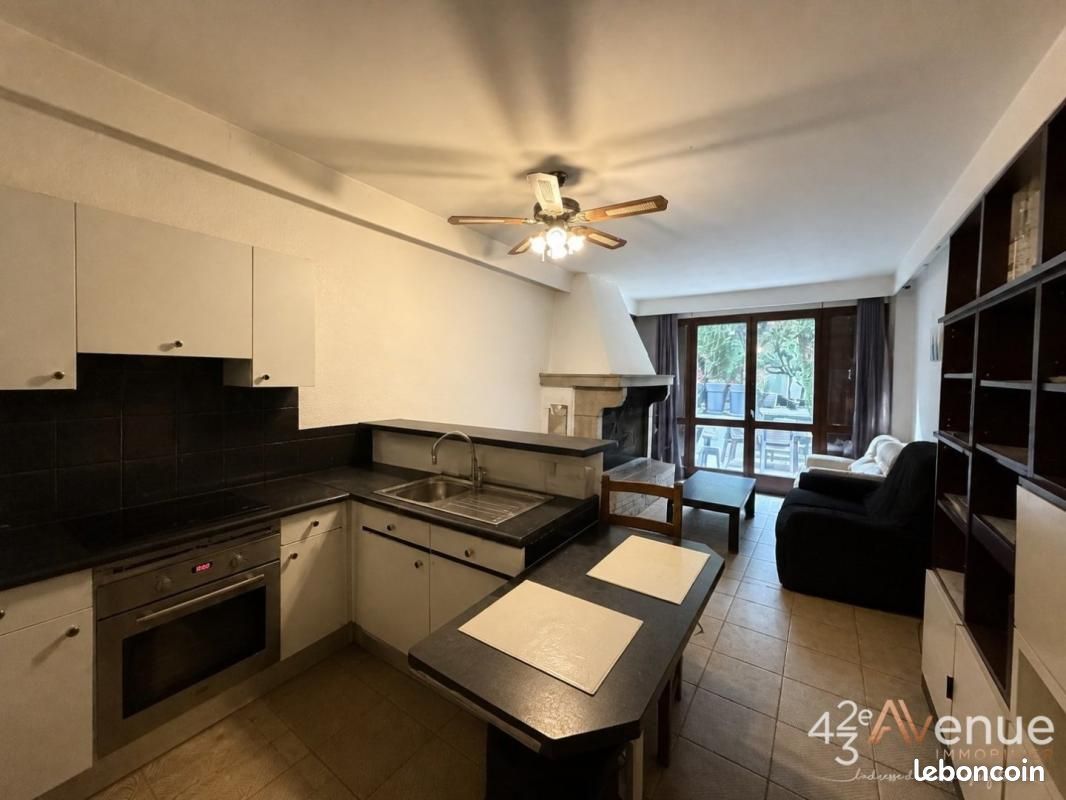 Appartement 4 pièces 140 m² · à Saint-Étienne · 140 m² · 180 000 €