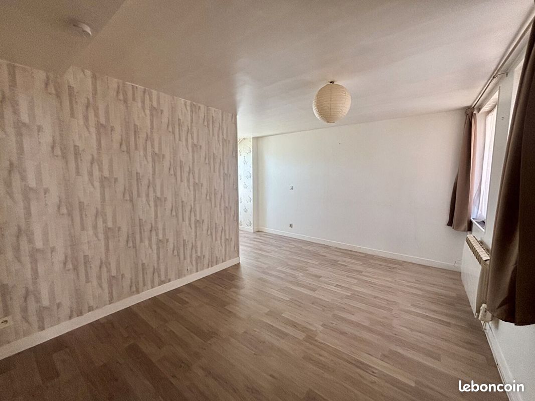 Appartement 2 pièces 52 m² · à Caudebec-lès-Elbeuf · 52 m² · 400 €/mois