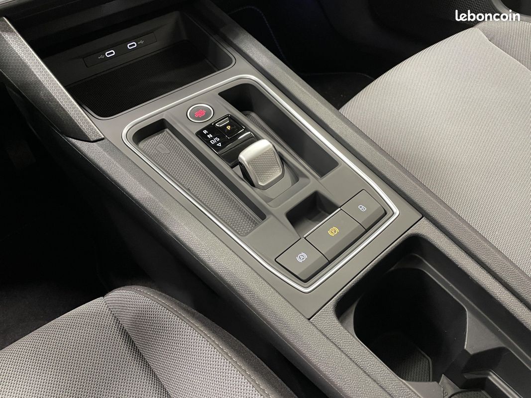 SEAT Leon 1.5 eTSI Hybrid 115 DSG7 Copa (image 16)