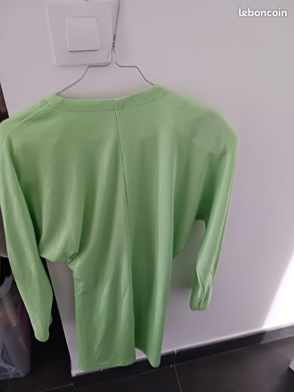 Haut couleur verte (image 2)