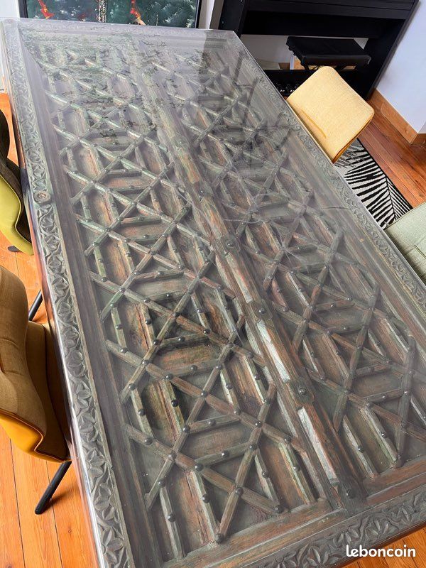 Table unique en ancienne porte indienne – Pièce exceptionnelle (image 1)