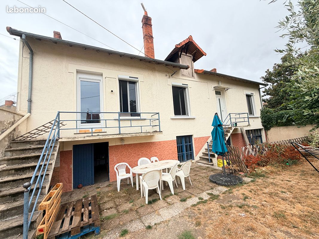 Maison 8 pièces 138 m² · à Montluçon · 138 m² · 162 000 €