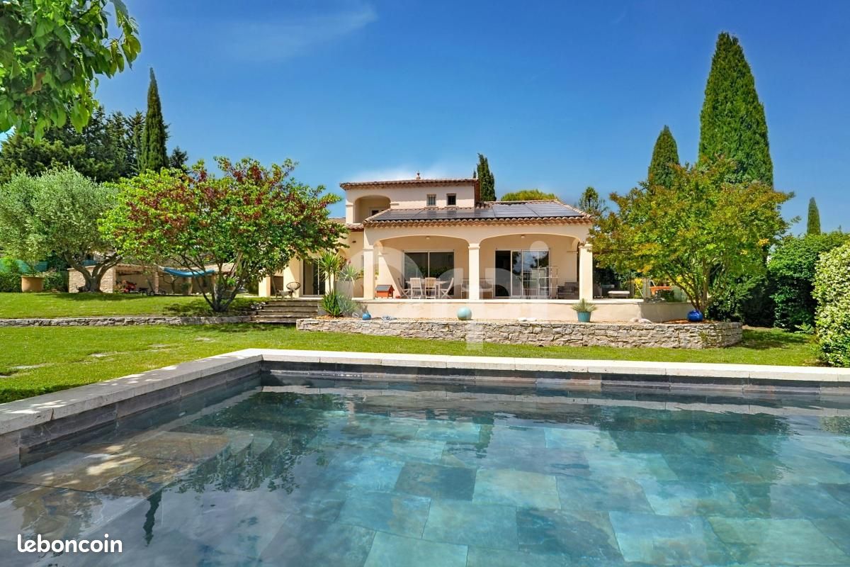 Maison 6 pièces 205 m² · à Uzès · 205 m² · 910 000 €