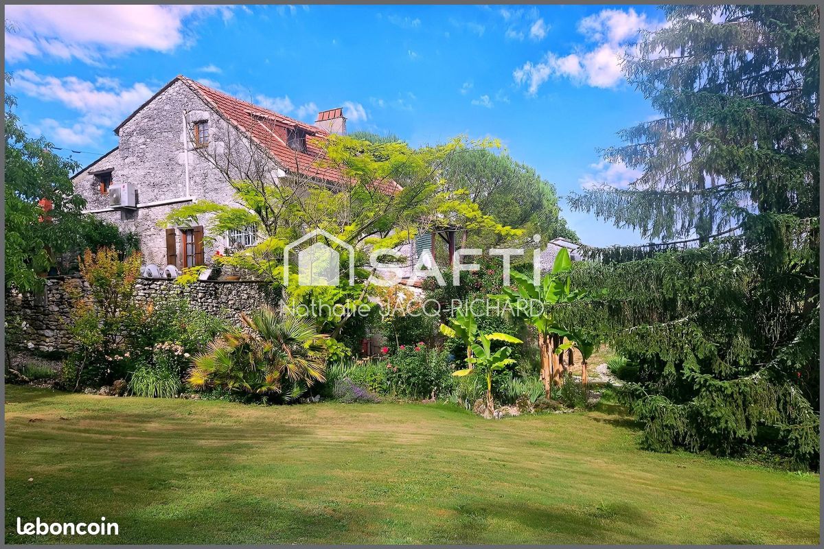 Maison 5 pièces 120 m² · à Ribagnac · 120 m² · 242 000 €