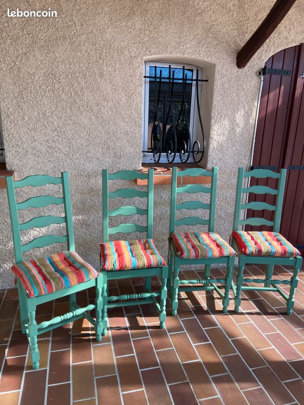 Chaises paillées style campagne chic (image 1)