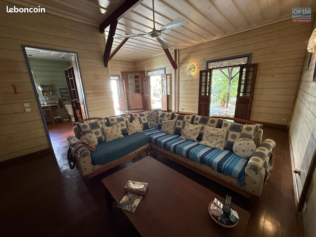 Maison 5 pièces 140 m² · à Saint-Louis · 140 m² · 350 000 €