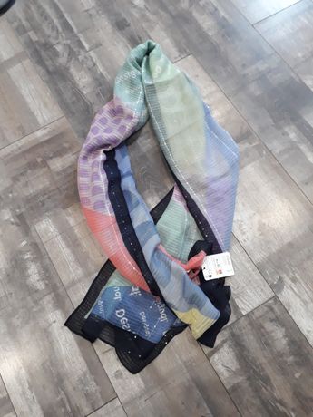 Echarpe et foulard Louis Vuitton d'occasion - Annonces accessoires et  bagagerie leboncoin