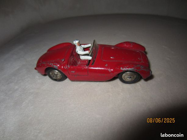 Jouet Dinky Toys – Maserati 22A Vintage (état Correct, Manque Un Pneu)