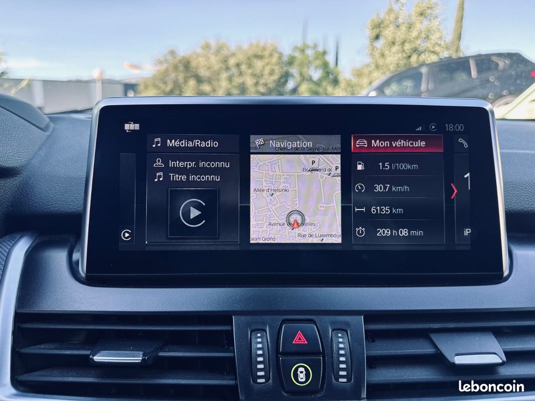 BMW SERIE 2 Active Tourer 1.5L 220CH 225 xe M Sport + SIEGES CHAUFFANTS + AFFICHAGE TETE HAUTE + HARMAN KARDON + CAMERA DE RECUL + GARANTIE 12 MOIS (image 46)