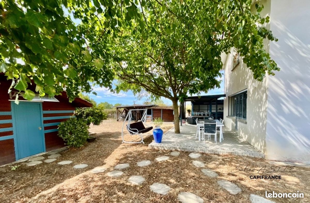 Maison 5 pièces 136 m² · à Montceaux · 136 m² · 410 000 €