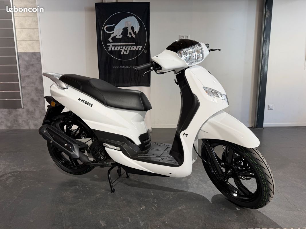 Promotion nouveau Peugeot 125 Kisbee M (Tweet) 2026 neuf disponible de suite idéal camping car financement possible de 3 à 84 mois (image 1)